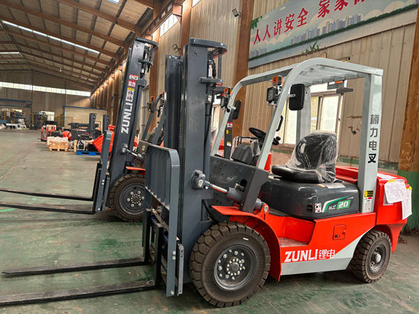 樽力電動(dòng)叉車的優(yōu)勢(shì)是什么？